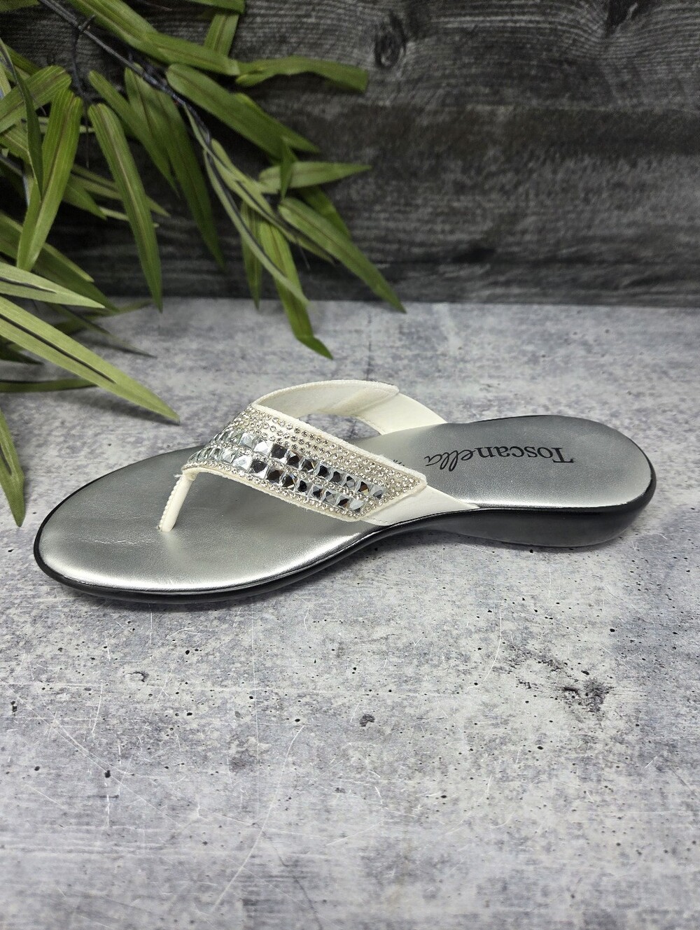 Toscanella Silver Metallic Jeweled Thong Sandals Flip Flops Size 7 - Picture 7 of 8